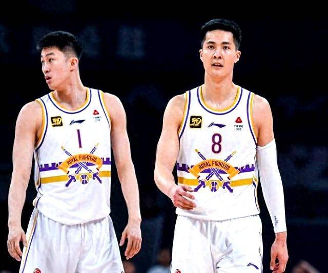 包含柏林联队击败对手，重返胜利走上正轨的词条