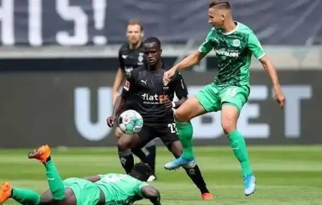 柏林赫塔客场落败，失去领先优势