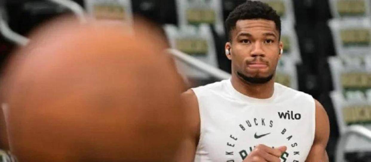 字母哥陷入低谷，引发争议连败，状态爆棚球队命运悬念！