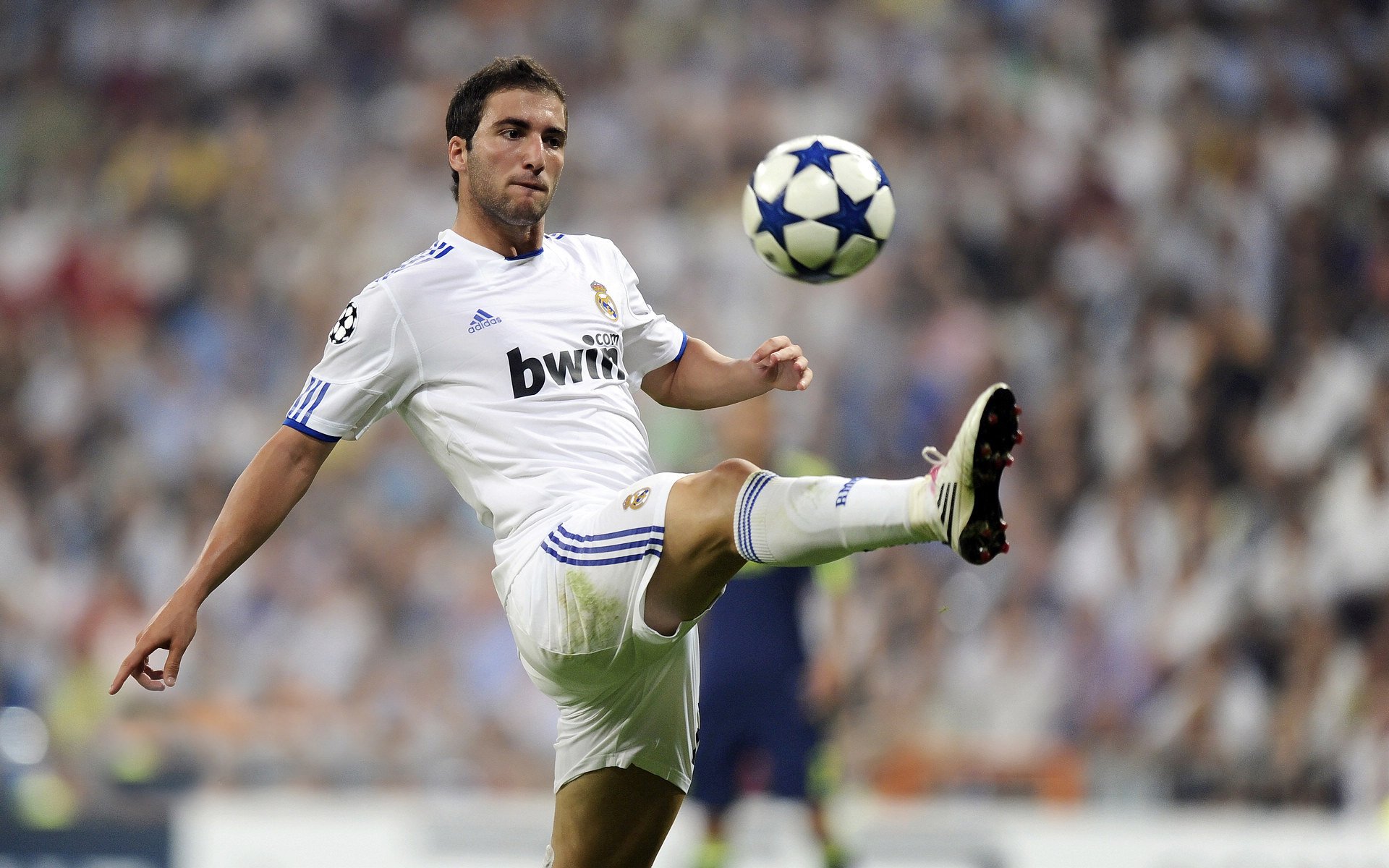  巴黎圣日耳曼老板是谁 