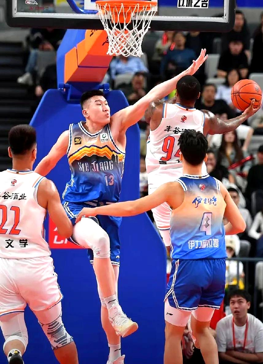  今夜世俱杯焦点战！川崎前锋迎战新疆男篮，鏖战或上演
